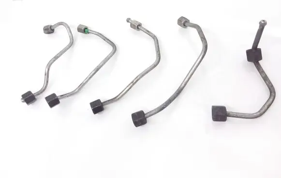 Volvo V40 Cross country Fuel injector supply line/pipe 