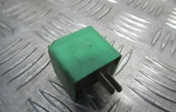 Ford Mondeo MK I Other relay 93BG13A025AA V23136-A1-X2