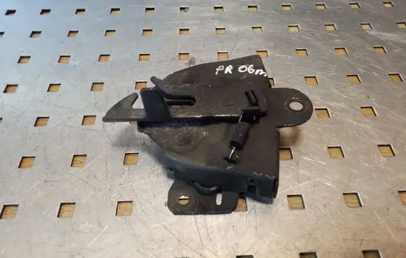 Mitsubishi Grandis Engine bonnet/hood lock/catch