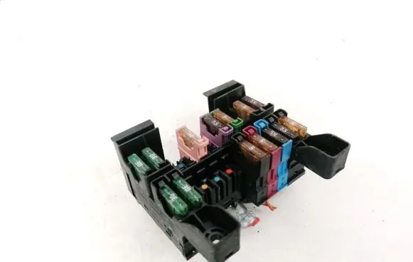 Mercedes-Benz E W211 Fuse box set 2115450301