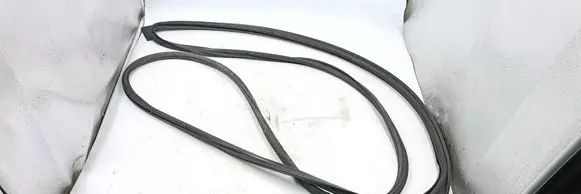 Audi Q7 4L Rubber seal front door (on door) M7L42