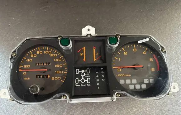 Speedometer (instrument cluster)