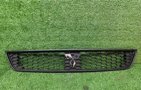 Mitsubishi Colt Front bumper upper radiator grill 7450A457
