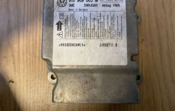 Volkswagen Golf V Airbag control unit/module 1K0909605M 5WK43411 0038DD0SAWLE