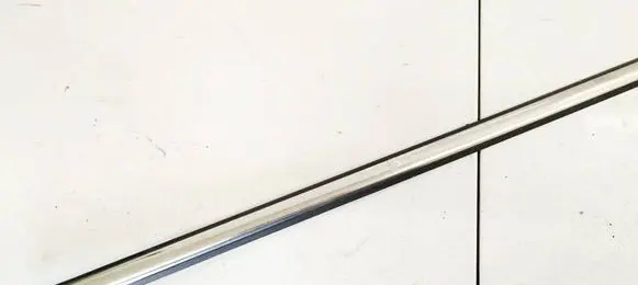 Opel Zafira B Front door glass trim molding