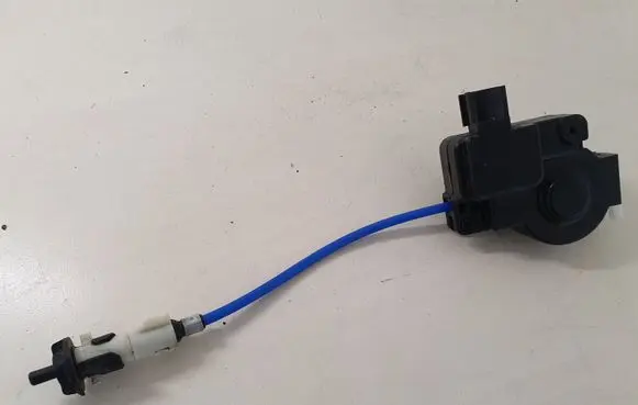 Lexus IS 220D-250-350 Fuel tank cap lock 
