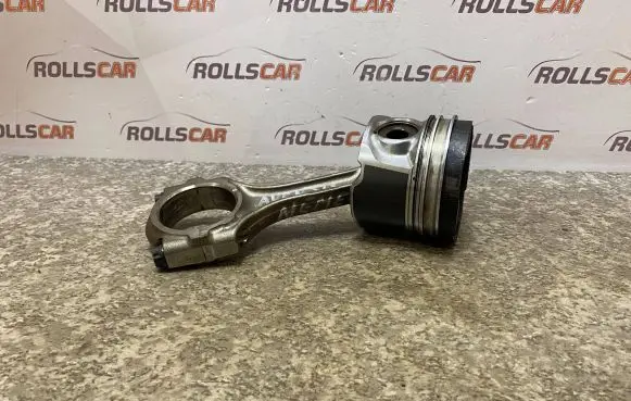 Toyota Avensis T250 Piston with connecting rod 2AD FHV