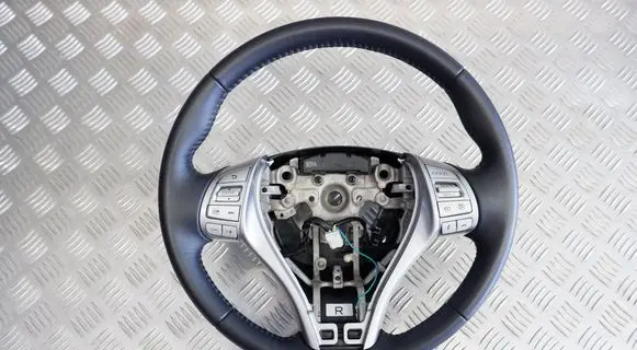 Nissan X-Trail T32 Steering wheel 