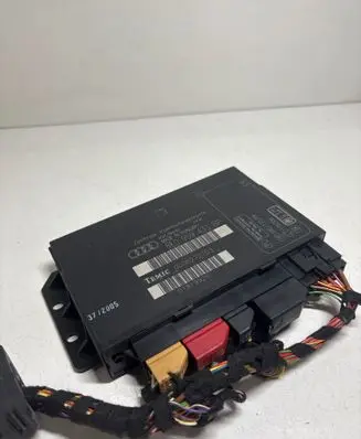 Audi A4 S4 B7 8E 8H Comfort/convenience module 8E0959433BP 01819925 00002727D3