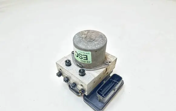 Hyundai i30 ABS Pump 589202L520 2L58920600 11001010237