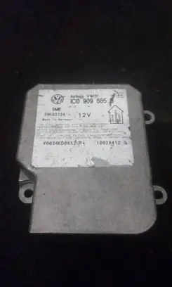 Volkswagen PASSAT B5.5 Airbag control unit/module 1c0909605b 5kw43124