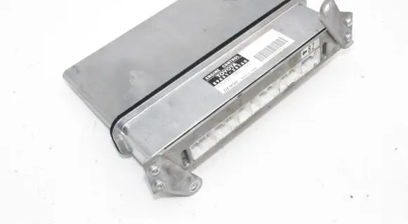 Lexus SC 300 - 400 Engine control unit/module 8966124760 2751003901