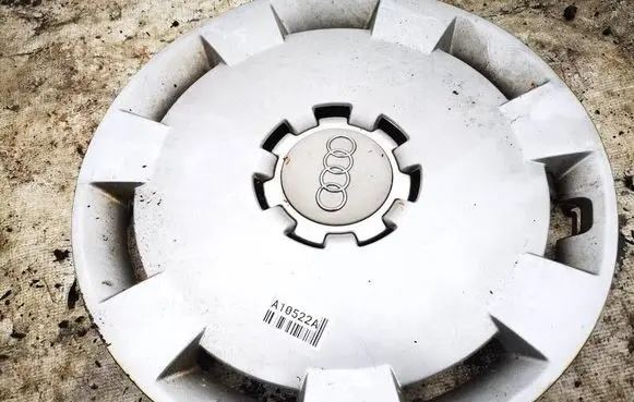 Audi A3 S3 8P R16 wheel hub/cap/trim 8p0601147a