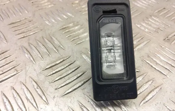 Audi Q3 8U Number plate light 4g0943071