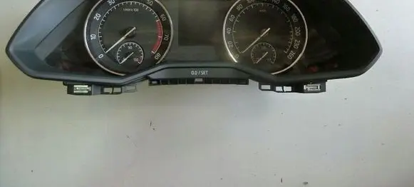 Skoda Superb B8 (3V) Speedometer (instrument cluster) 3V0920750