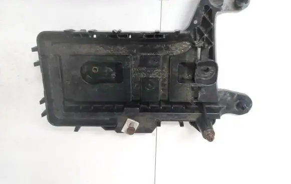 Volkswagen Golf V Battery box tray 1k0915333c