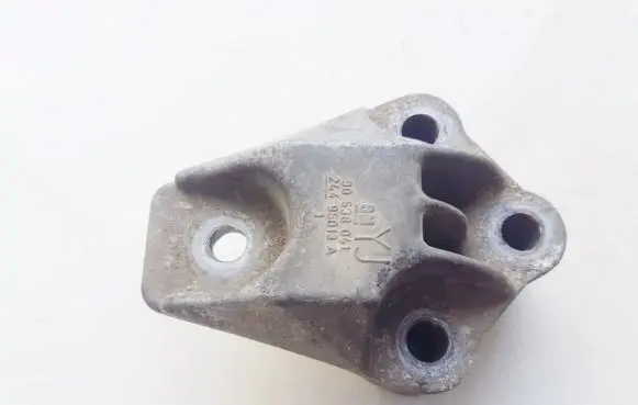 Opel Vectra B Engine mounting bracket 90538041 24495013a