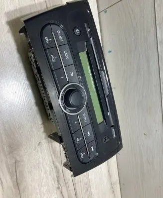Mitsubishi Space Star Radio/CD/DVD/GPS head unit 8701A538