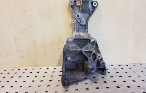 Volvo XC60 Generator/alternator bracket 30731516