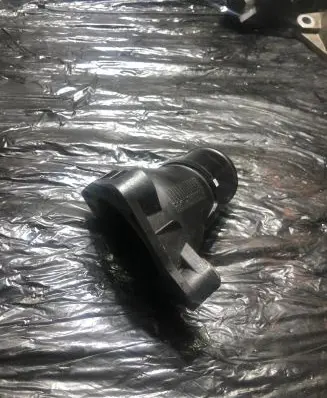 Toyota Avensis T250 Thermostat housing 163210R011