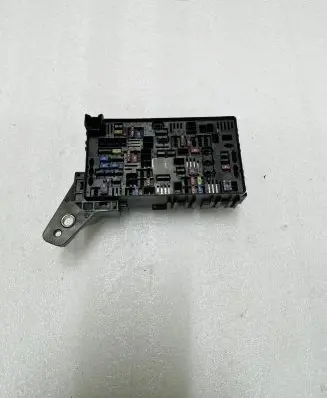 Jeep Grand Cherokee WL Fuse module 68347016AD