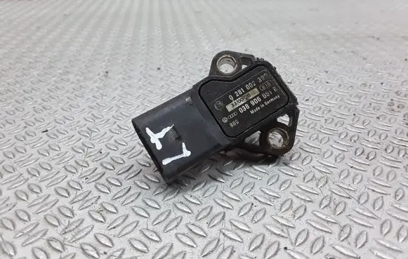 Volkswagen II LT Air pressure sensor 038906051B