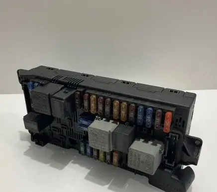 Mercedes-Benz E W211 Fuse module 2115453901