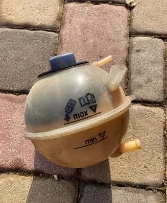 Volkswagen Golf IV Coolant expansion tank/reservoir 1J0121403A