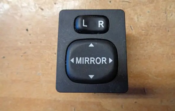 Toyota Yaris Wing mirror switch 769746D