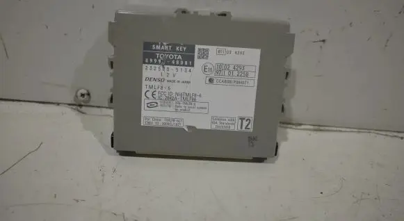 Lexus RX 450H Keyless (KESSY) go control unit/module 8999048081