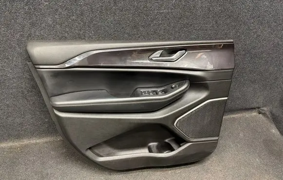 Jeep Grand Cherokee WL Front door card panel trim 20223091930 22501A 08630777