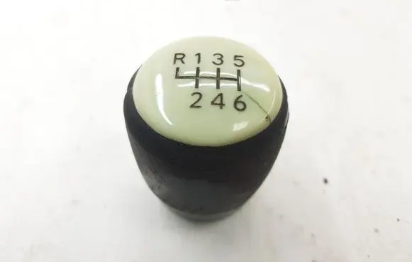 Toyota Avensis T250 Gear lever shifter trim leather/knob