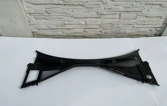 Alfa Romeo Giulia Wiper trim