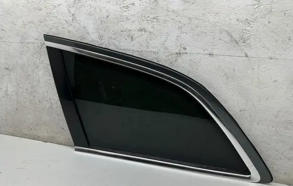 Audi Q7 4L Rear side window 43R001604 DOT682M5540AS3 E000231