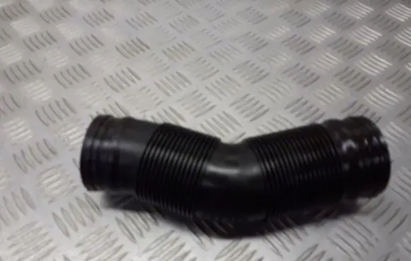 Skoda Fabia Mk1 (6Y) Air intake hose/pipe 6Q0129684C