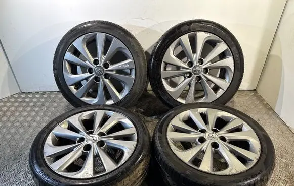 Toyota Auris E180 R17 alloy rim 
