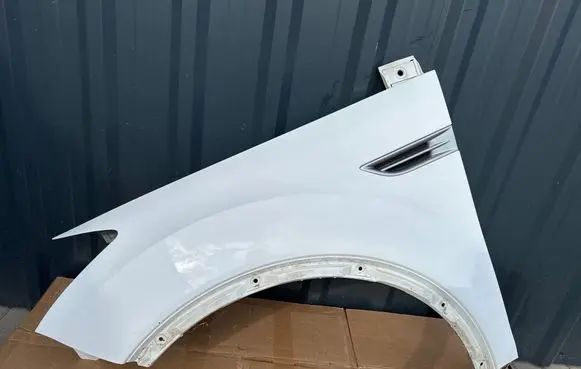 Ford Kuga I Fender 