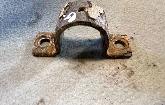 Peugeot 4007 Sway bar bush bracket, rear 