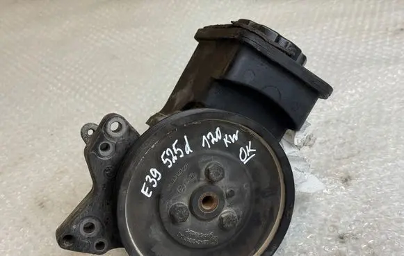 BMW 5 E39 Power steering pump 1928100271 2247046 32422247046