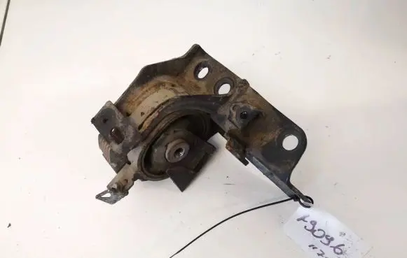 Toyota Corolla Verso AR10 Engine mount bracket