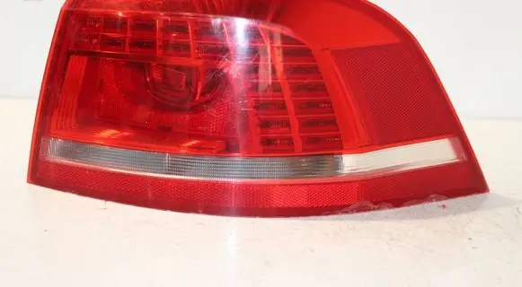 Volkswagen PASSAT B7 Rear/tail lights