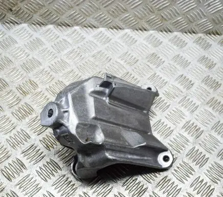 Audi A4 S4 B9 8W Engine mounting bracket 4M0199307CB