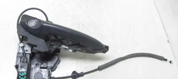 Hyundai ix20 Front door lock 813201K040