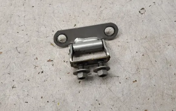 Toyota Corolla Verso AR10 Tailgate/trunk/boot hinge 6881002020