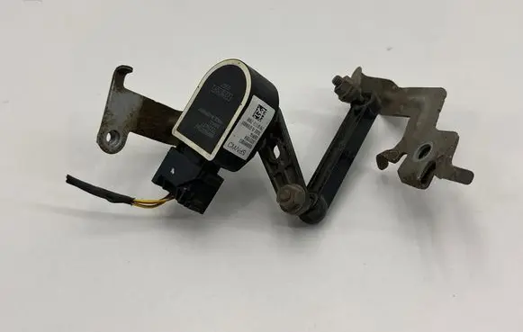 Volvo XC40 Rear air suspension level height sensor 32221958 8888899693 32221477