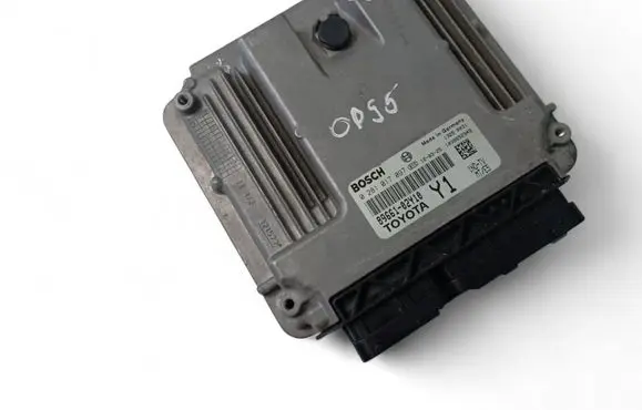 Toyota Auris 150 Engine control unit/module ECU 8966102Y10 0281017097
