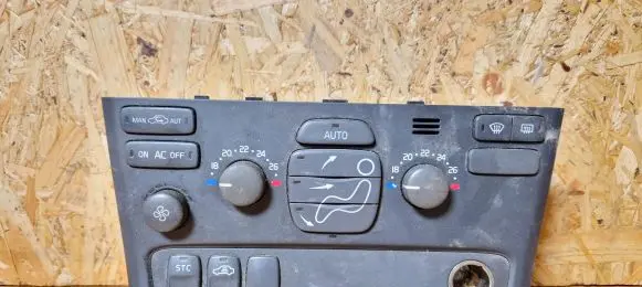 Volvo V70 Air conditioning (A/C) switch 0NAC0FF0