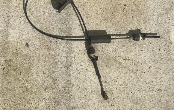 Opel Insignia A Gear shift cable linkage 13219325