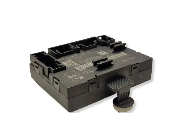 Volkswagen PASSAT B8 Door control unit/module 5Q0959593B