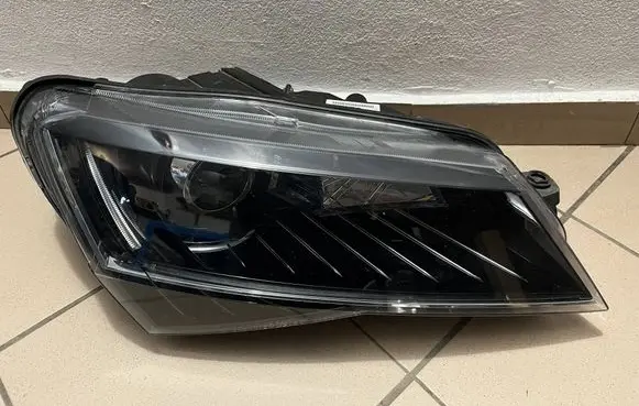 Skoda Superb B8 (3V) Headlight/headlamp 3V1941016A